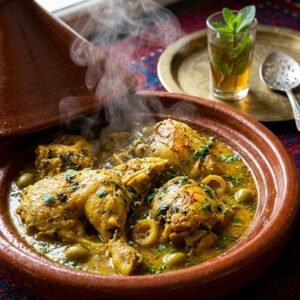 طاجن الدجاج المغربي بالزيتون والليمون المخلل والزعفران